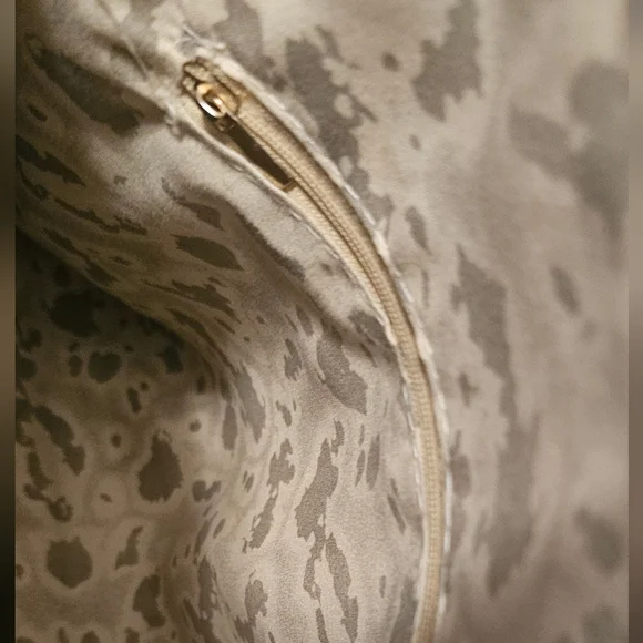 Genuine Leather Beautiful Design Women's Bag. - Picture 6 of 16